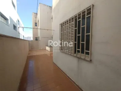 Apartamento com 3 Quartos para alugar, 120m² no Nossa Senhora Aparecida, Uberlândia