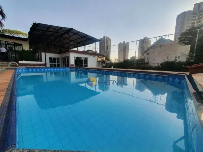 Sobrado com 4 Quartos à venda, 694m² no Zona 08, Maringá