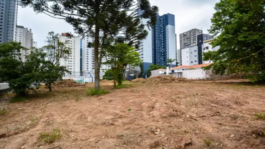 Lote/Terreno para alugar, 3553m² no Bigorrilho, Curitiba