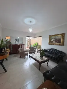 Sobrado com 3 Quartos à venda, 384m² no Serrinha, Goiânia