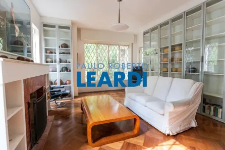 Casa com 4 Quartos para alugar, 350m² no Vila Madalena, São Paulo