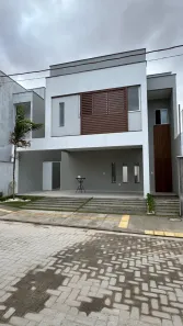 Casa de Condomínio com 4 Quartos à venda, 321m² no Alto do Calhau, São Luís