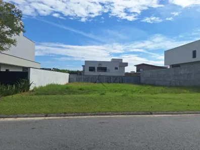 à venda, 600m² no Condomínio Residencial Colinas do Paratehy, São José dos Campos