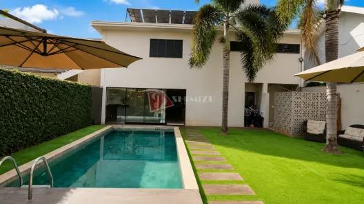 Casa de Condomínio com 3 Quartos à venda, 328m² no Zona 08, Maringá