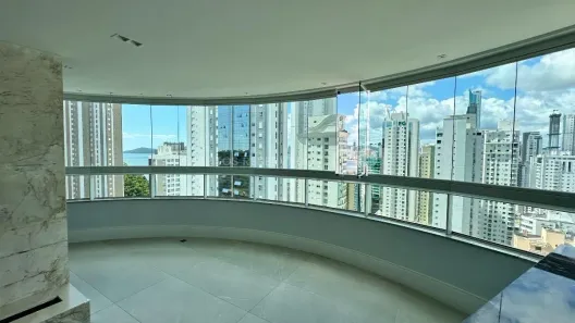 Apartamento com 3 Quartos à venda, 140m² no Pioneiros, Balneário Camboriú