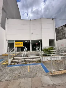 Prédio Comercial para venda ou aluguel, 700m² no Três Vendas, Pelotas