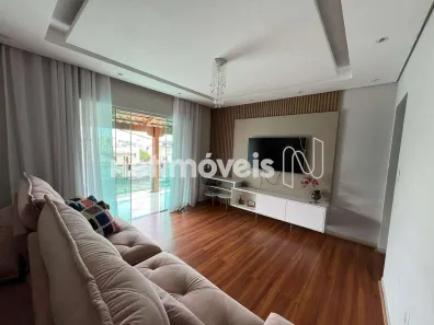 Casa com 2 Quartos à venda, 215m² no Sapucaia II, Contagem