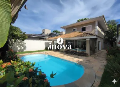 Casa de Condomínio com 3 Quartos à venda, 225m² no Jardim do Lago, Uberaba