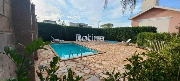 Casa com 3 Quartos à venda, 100m² no Jardim Karaíba, Uberlândia