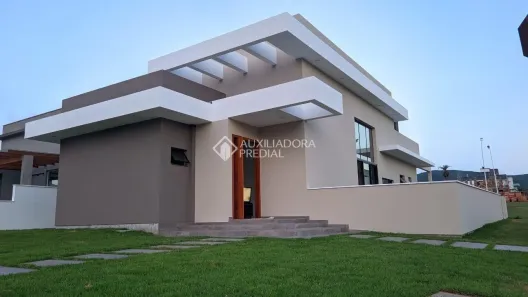 Casa de Condomínio com 4 Quartos à venda, 186m² no São João do Rio Vermelho, Florianópolis