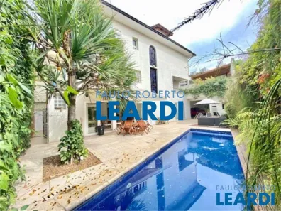 Sobrado com 5 Quartos à venda, 550m² no Pacaembu, São Paulo