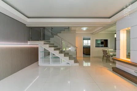 Casa de Condomínio com 3 Quartos à venda, 229m² no Uberaba, Curitiba