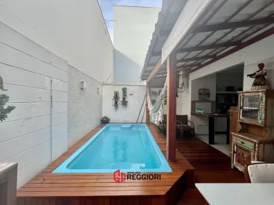 Sobrado com 3 Quartos à venda, 185m² no Centro, Balneário Camboriú