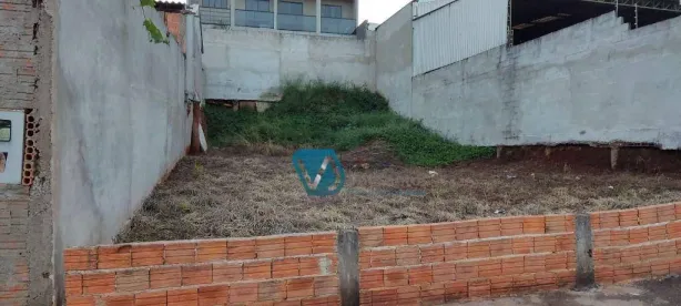 Lote/Terreno à venda, 256m² no Jardim Tókio, Londrina