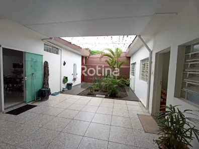 Casa com 6 Quartos à venda, 201m² no Nossa Senhora Aparecida, Uberlândia