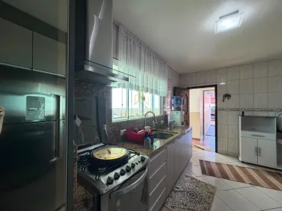 Casa com 6 Quartos para alugar, 340m² no São João, Itajaí