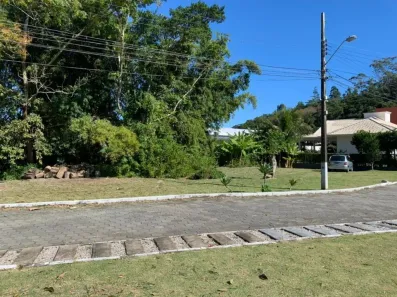 Lote/Terreno à venda, 716m² no Sambaqui, Florianópolis