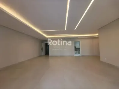 Apartamento com 3 Quartos para alugar, 110m² no Tabajaras, Uberlândia
