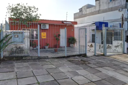 Imóvel Comercial com 4 Quartos à venda, 200m² no Chácara das Pedras, Porto Alegre
