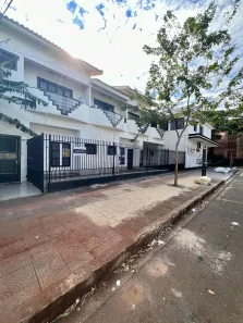 Kitnet com 1 Quarto para alugar, 23m² no Zona 07, Maringá