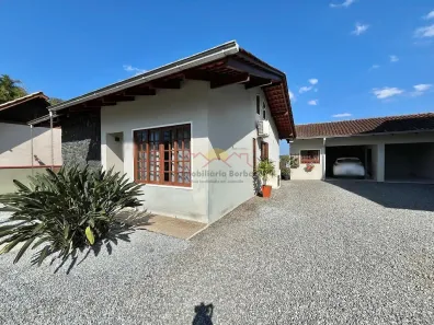 Casa com 2 Quartos à venda, 128m² no Floresta, Joinville