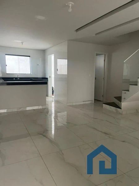 Casa com 3 quartos — Floramar, Belo Horizonte