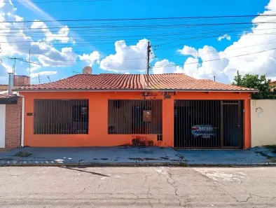 Casa com 3 Quartos à venda, 220m² no Setor Criméia Oeste, Goiânia