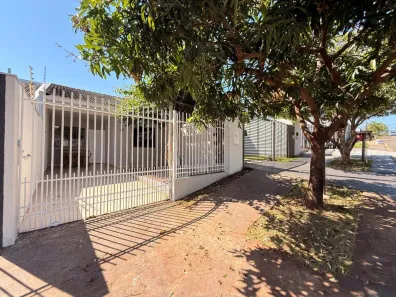 Casa com 2 Quartos para alugar, 69m² no Jardim Três Lagoas, Maringá