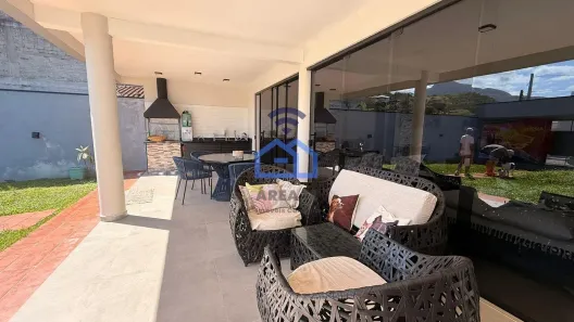 Casa com 3 Quartos à venda, 132m² no Centro, Caraguatatuba