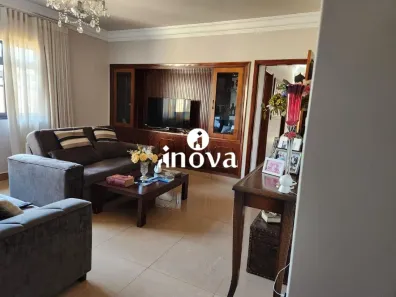 Casa com 4 Quartos à venda, 360m² no Jardim Alexandre Campos, Uberaba