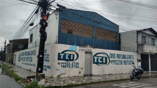 Imóvel Comercial para alugar, 250m² no Jardim Iracema, Fortaleza