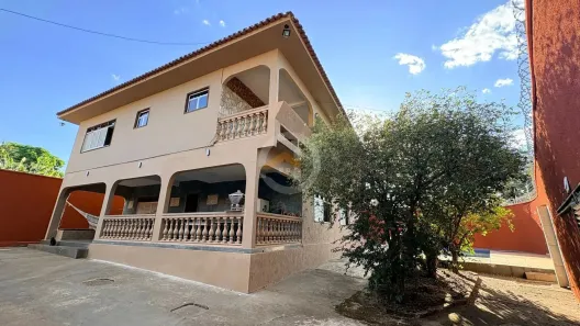 Sobrado com 8 Quartos à venda, 450m² no Setor Criméia Leste, Goiânia