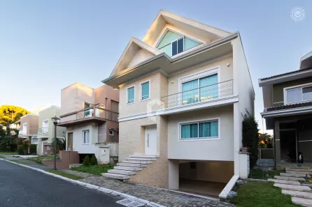 Casa de Condomínio com 3 Quartos para alugar, 307m² no Campo Comprido, Curitiba