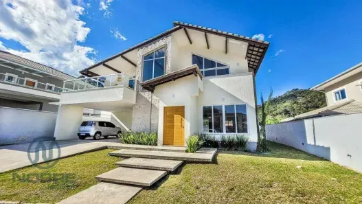Casa de Condomínio com 3 Quartos para alugar, 200m² no Albuquerque, Teresópolis