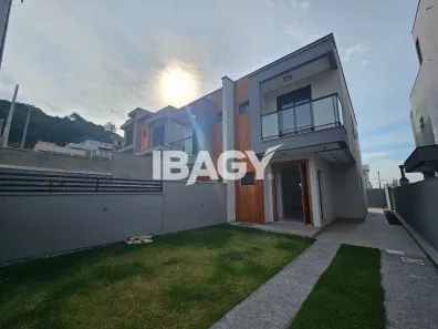 Casa com 3 Quartos para alugar, 12m² no São Sebastião, Palhoça