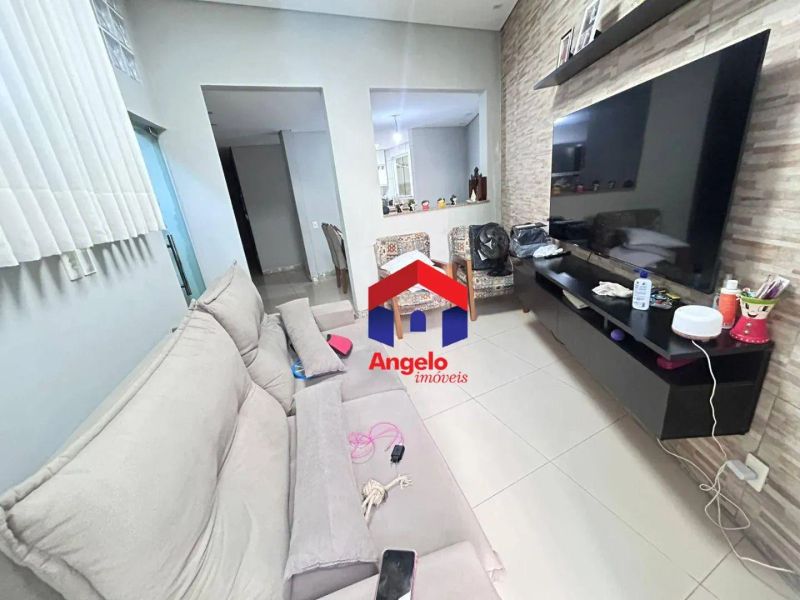 Casa com 3 quartos — Santa Amélia, Belo Horizonte