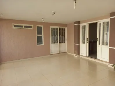 Casa com 4 Quartos para alugar, 150m² no Tubalina, Uberlândia