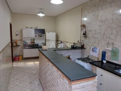Fazenda/Sítio com 3 Quartos à venda, 210m² no Vale do Igapó, Bauru