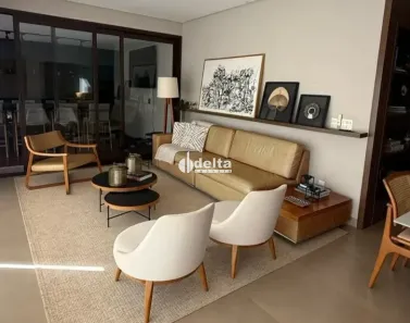 Casa de Condomínio com 4 Quartos para alugar, 400m² no Gávea, Uberlândia