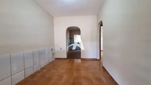 Casa com 2 Quartos para alugar, 80m² no Daniel Fonseca, Uberlândia