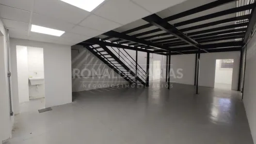 Galpão/Depósito/Armazém para alugar, 135m² no Vila Olímpia, São Paulo