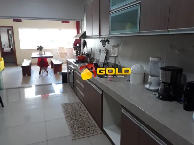 Casa com 3 Quartos à venda, 331m² no Pampulha, Uberlândia