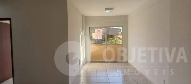 Apartamento com 3 Quartos para alugar, 75m² no Jardim Patrícia, Uberlândia