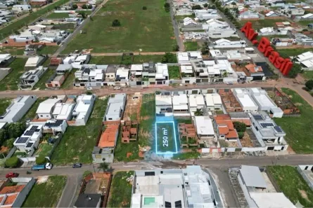 Lote/Terreno à venda, 250m² no Jardim dos Ipês III, Araguaína