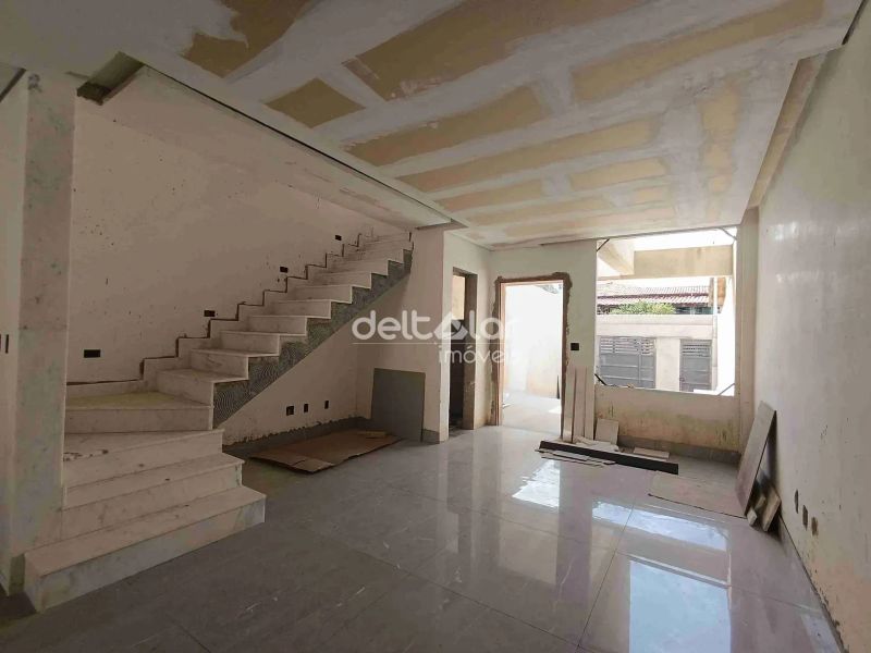 Casa com 3 quartos — Santa Amélia, Belo Horizonte