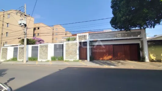 Casa com 3 Quartos para venda ou aluguel, 821m² no Vila Faria, São Carlos