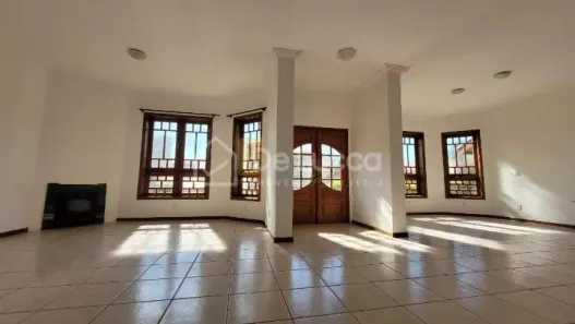 Casa de Condomínio com 3 Quartos à venda, 280m² no Chácaras Silvania, Valinhos