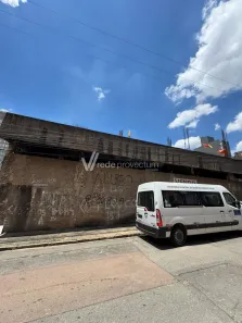 Prédio Comercial com 8 Quartos à venda, 743m² no Centro, Guaimbê