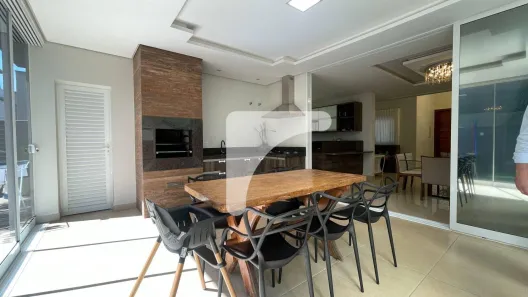 Casa de Condomínio com 3 Quartos à venda, 190m² no Jardim Morumbi, Londrina