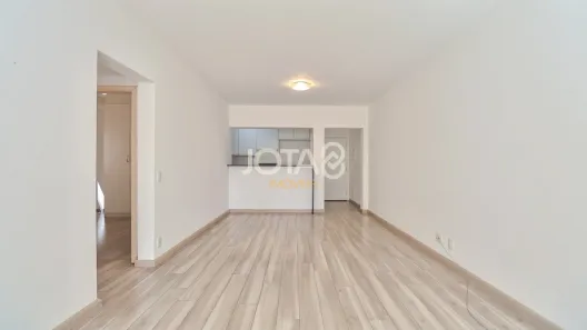 Apartamento com 2 Quartos para alugar, 70m² no Centro, Curitiba